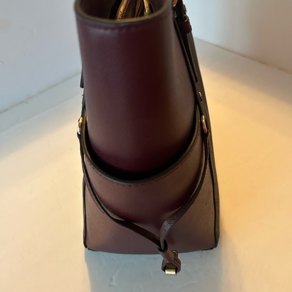 Michael Kors NWT Voyager East West Two Tone Leather medium Tote - Picture 2 of 10
